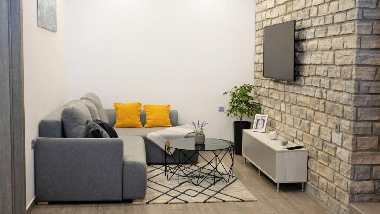 Apartment Stela - Private Terrace & Parking Zadar Extérieur photo
